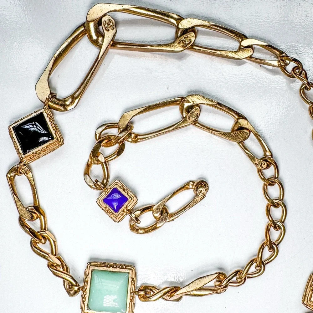 Vintage Chanel 2002 Métiers d’Art CC Gold Link Belt (No Clasp) - Picture 4 of 5